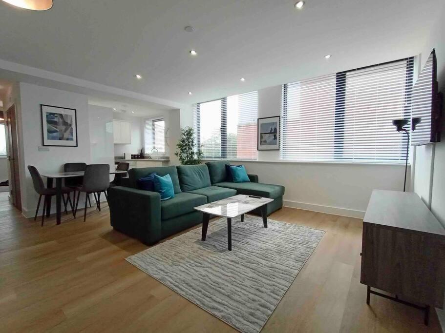 Apartmán Luxury 2 Bed 2 Bath Flat Near Old Trafford Manchester Exteriér fotografie